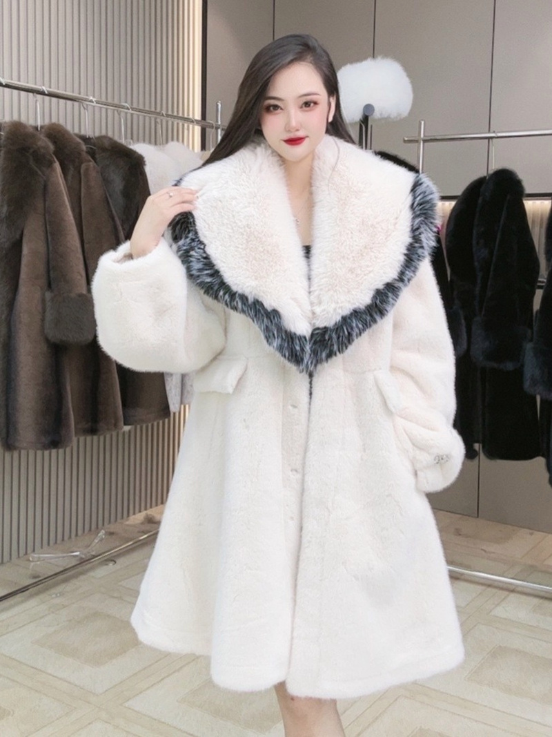 奥兰奴女装服饰 都市女性的风格选择